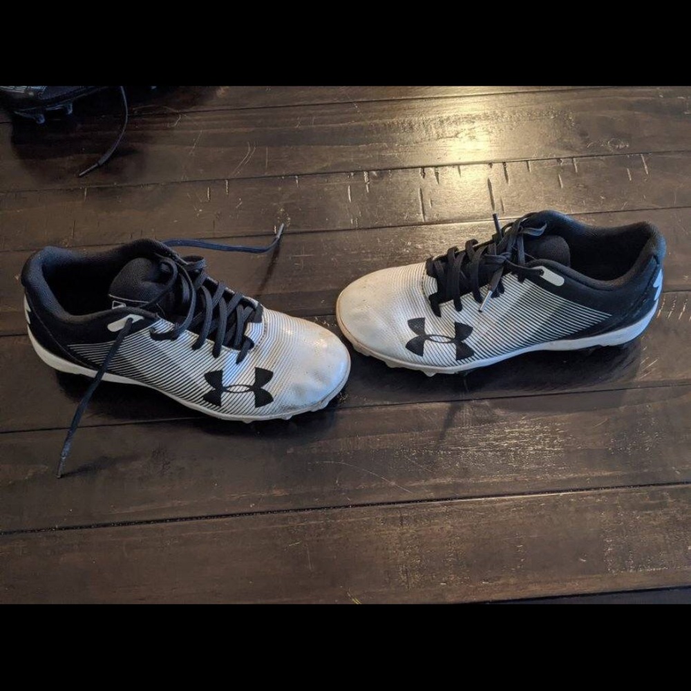 Boys Under Armor Cleats